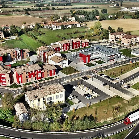 Village Ξενοδοχείο