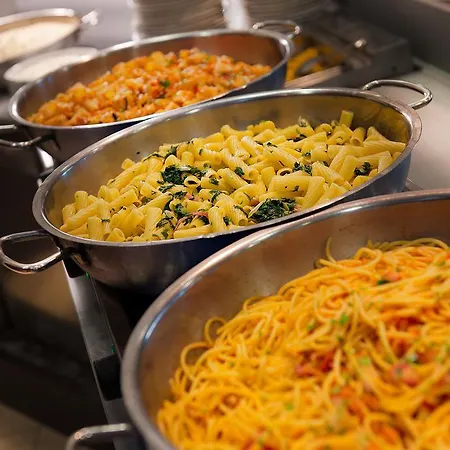 ホテル Village 4*