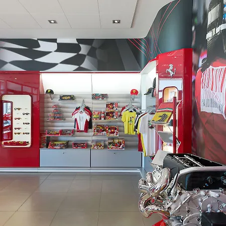 Village ホテル 4*