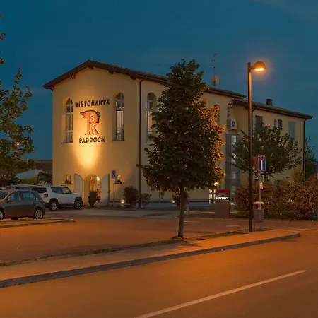 ホテル Village 4*