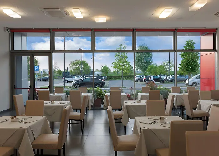 Otel Village 4*